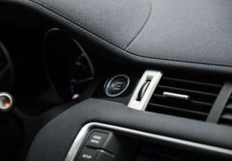 Подержанный автомобиль Land Rover Range Rover Evoque 2013 года (21 фото)