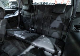 Подержанный автомобиль Cadillac Escalade Suv 2015 года (14 фото)