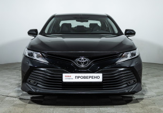 Подержанный автомобиль Toyota Camry Sedan 2019 года (2 фото)