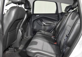 Подержанный автомобиль Ford Kuga 2013 года (12 фото)