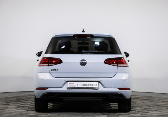 Подержанный автомобиль Volkswagen Golf Hatchback 2018 года (6 фото)