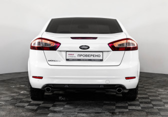Подержанный автомобиль Ford Mondeo Sedan 2011 года (6 фото)