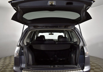 Подержанный автомобиль Mitsubishi Outlander 2008 года (8 фото)