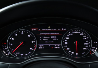 Подержанный автомобиль Audi A7 2016 года (21 фото)