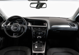 Подержанный автомобиль Audi A4 Sedan 2014 года (10 фото)