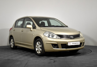 Подержанный автомобиль Nissan Tiida Hatchback 2011 года (3 фото)