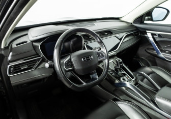 Подержанный автомобиль Geely Atlas Pro 2022 года (11 фото)