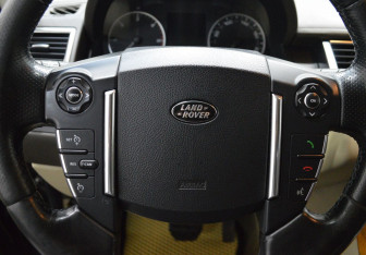 Подержанный автомобиль Land Rover Range Rover Sport 2010 года (15 фото)