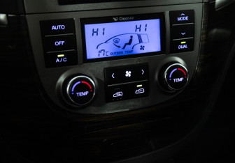 Подержанный автомобиль Hyundai Santa Fe 2010 года (15 фото)