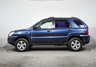 Подержанный автомобиль Kia Sportage 2009 года (8 фото)