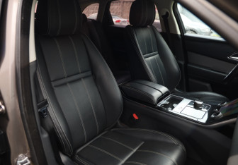 Подержанный автомобиль Land Rover Range Rover Velar 2018 года (24 фото)