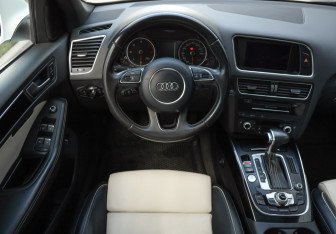 Подержанный автомобиль Audi Q5 2012 года (11 фото)