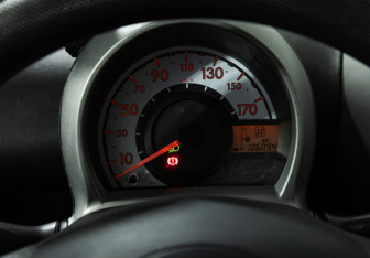 Подержанный автомобиль Citroen C1 2010 года (12 фото)