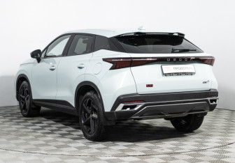 Подержанный автомобиль Omoda C5 2023 года (7 фото)