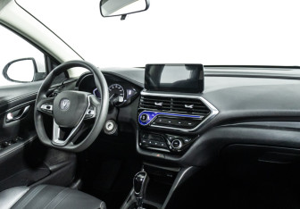 Подержанный автомобиль Changan Alsvin 2023 года (9 фото)