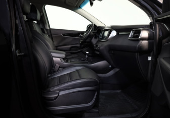 Подержанный автомобиль Kia Sorento 2019 года (24 фото)