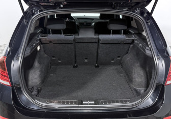 Подержанный автомобиль BMW X1 2014 года (18 фото)