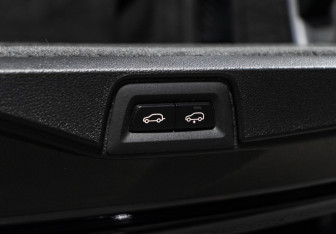 Подержанный автомобиль BMW X7 2021 года (17 фото)