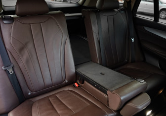 Подержанный автомобиль BMW X5 2016 года (28 фото)