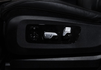 Подержанный автомобиль BMW X7 2020 года (28 фото)