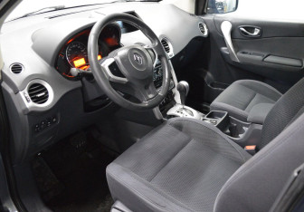 Подержанный автомобиль Renault Koleos 2010 года (10 фото)