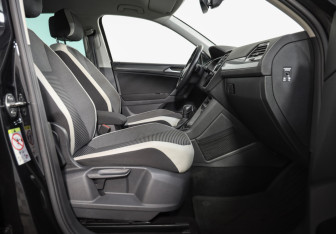 Подержанный автомобиль Volkswagen Tiguan 2019 года (21 фото)