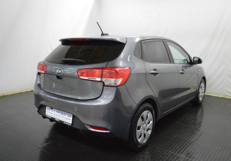 Подержанный автомобиль Kia Rio Hatchback 2017 года (5 фото)