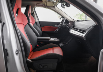 Подержанный автомобиль BMW X1 2024 года (28 фото)