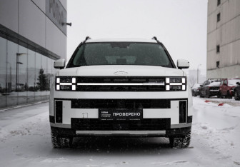 Подержанный автомобиль Hyundai Santa Fe 2023 года (3 фото)