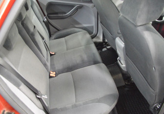 Подержанный автомобиль Ford Focus Sedan 2008 года (13 фото)