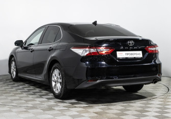 Подержанный автомобиль Toyota Camry Sedan 2020 года (7 фото)