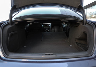 Подержанный автомобиль Audi A4 Sedan 2015 года (29 фото)