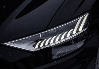 Подержанный автомобиль Audi Q8 2019 года (3 фото)