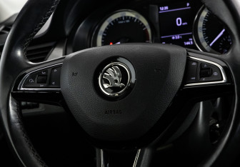 Подержанный автомобиль Skoda Rapid Liftback 2018 года (12 фото)