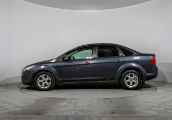 Подержанный автомобиль Ford Focus Sedan 2008 года (8 фото)