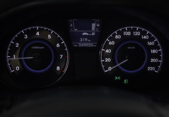 Подержанный автомобиль Hyundai Solaris Sedan 2012 года (12 фото)