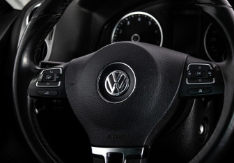 Подержанный автомобиль Volkswagen Tiguan 2011 года (12 фото)