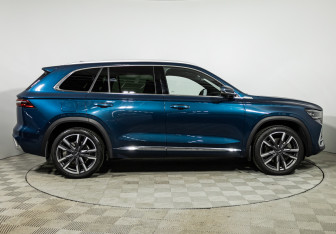 Подержанный автомобиль Geely Monjaro 2024 года (19 фото)