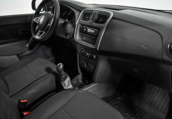 Подержанный автомобиль Renault Logan Sedan 2020 года (12 фото)