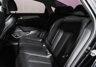 Подержанный автомобиль Hyundai Sonata 2018 года (10 фото)