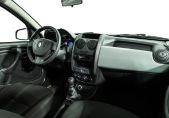 Подержанный автомобиль Renault Duster 2017 года (9 фото)