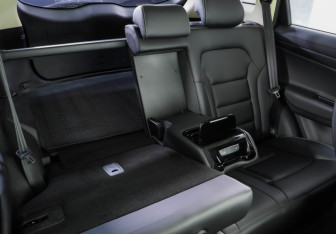 Подержанный автомобиль Geely Atlas 2021 года (30 фото)