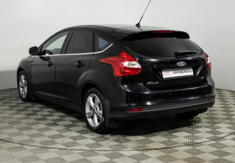 Подержанный автомобиль Ford Focus Hatchback 2014 года (7 фото)