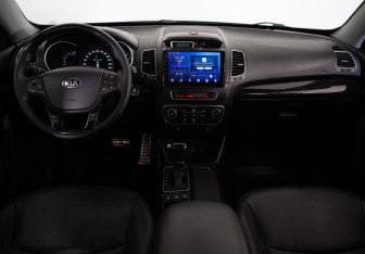 Подержанный автомобиль Kia Sorento 2017 года (9 фото)