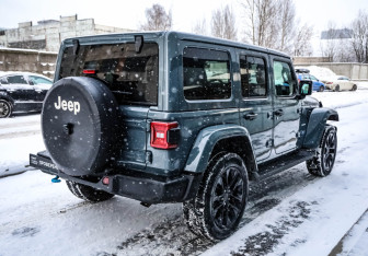 Подержанный автомобиль Jeep Wrangler 2023 года (4 фото)
