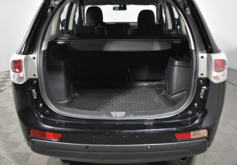 Подержанный автомобиль Mitsubishi Outlander 2013 года (20 фото)