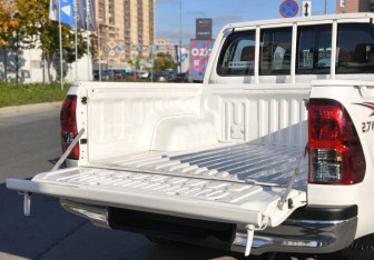 Подержанный автомобиль Toyota Hilux 2021 года (7 фото)