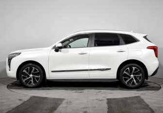 Подержанный автомобиль Haval Jolion 2021 года (8 фото)