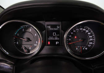 Подержанный автомобиль Jeep Grand Cherokee 2012 года (11 фото)