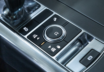 Подержанный автомобиль Land Rover Range Rover Sport 2019 года (23 фото)